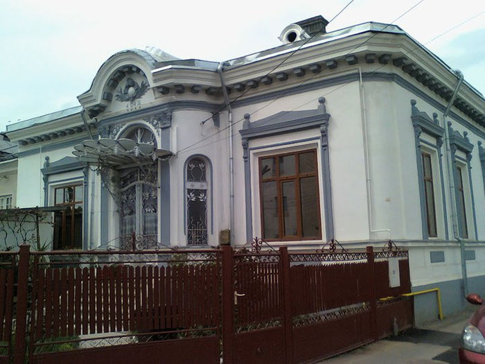 Casa (anul constructiei 1914) renovata pe strada Rudului.