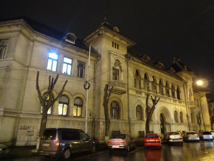 Latura nordica a Tribunalului Prahova, fostul Palat al Administratiei Financiare, cladire construita
