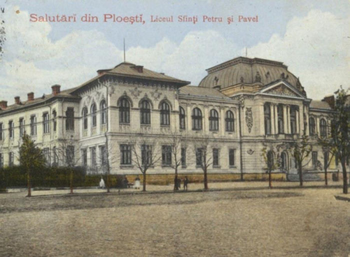 Liceul Sfintii Petru si Pavel, constructie finalizata in anul 1898 dupa planurile arhitectului Toma  - PLOIESTIUL meu drag