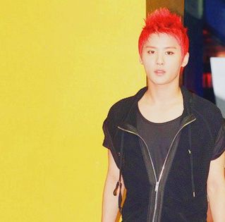 205e1d4d4ffec7383e92a2 - D _ Junsu