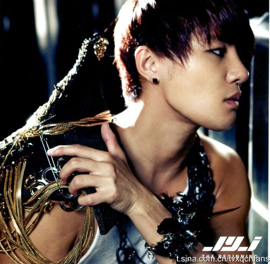 jyj_beginning_photobook-07 - D _ Junsu