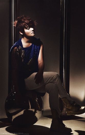 jyj_beginning_photobook-48 - D _ Junsu