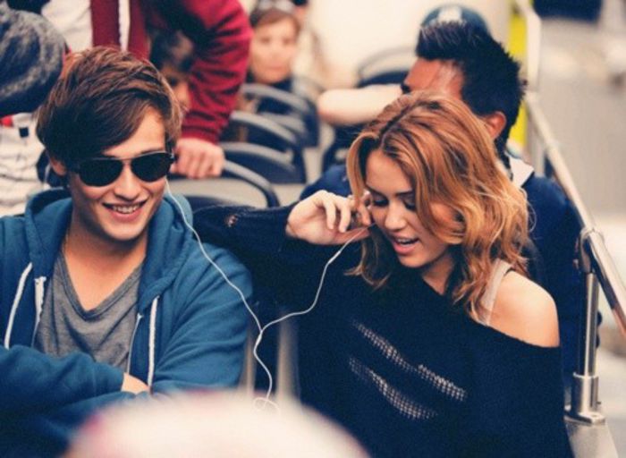 578b375a73cb4575159e5fc51972e9c1_large