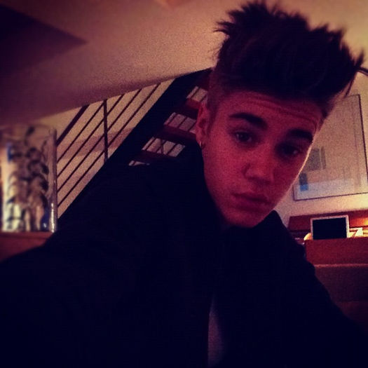 f5345a2e8d3111e2a91a22000a9e089b_7 - a-Instagram________________Justin