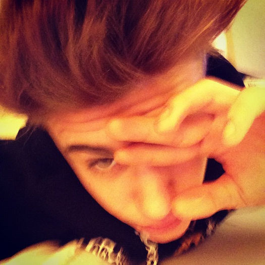 8f5dc7c6472711e29f5522000a9f14ae_7 - a-Instagram________________Justin