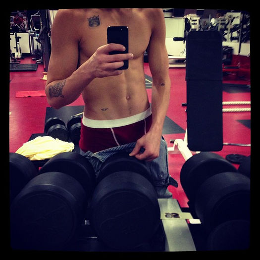 f7861cb8359811e298dc22000a1fc2d3_7 - a-Instagram________________Justin