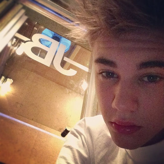 4a75369a1ea411e289dc22000a9f12b0_7 - a-Instagram________________Justin