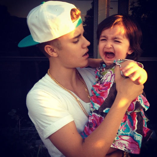 1ccab1bafab011e1a74822000a1e8c8d_7 - a-Instagram________________Justin