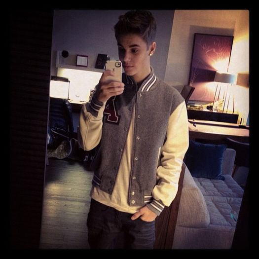 c442d3ce163511e1abb01231381b65e3_7 - a-Instagram________________Justin