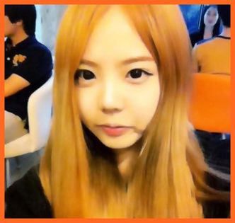[;] Oppaa.:X Aaa..Taee.:X :)._ii face loc pe canapea;se uita la el zambind_. - l - x - Episodul 37 - x - l