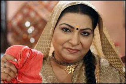 03 - Abha Parmar aka Madhumati Gupta as Buaji