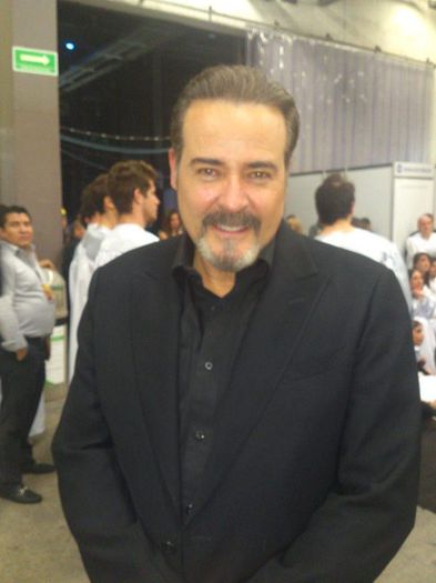 481491_487952041226950_1800911265_n - Cesar Evora