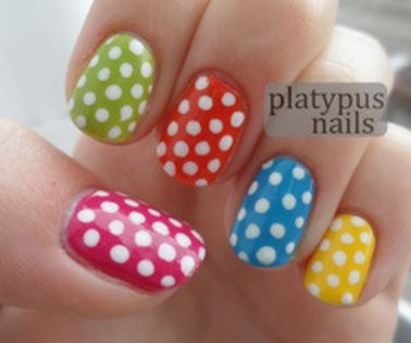 Day_11_-_Polka_Dot_Nails_1___Watermark_thumb - xo_Modele unghii_xo