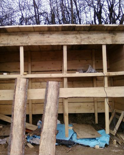 acoperisul din lemn - Cusca cu cuib de fatare prototip