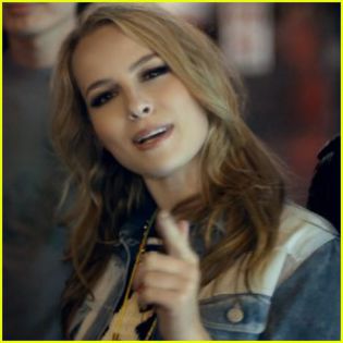 Ai dato afara din casa pe Nilor?