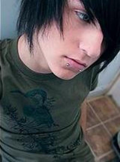 Ok. Vin si eu in cateva minute. - Z_Iubesc un emo