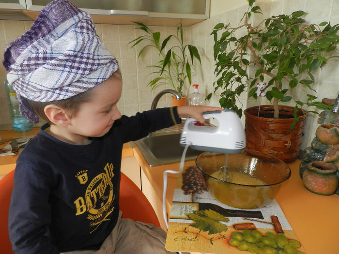SI MA APUC DE TREABA - ANDREI ARE 3 ANI
