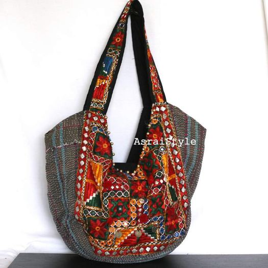 S1H042 Mesmeric Indian Tribal Bag - Genti traditionale indiene