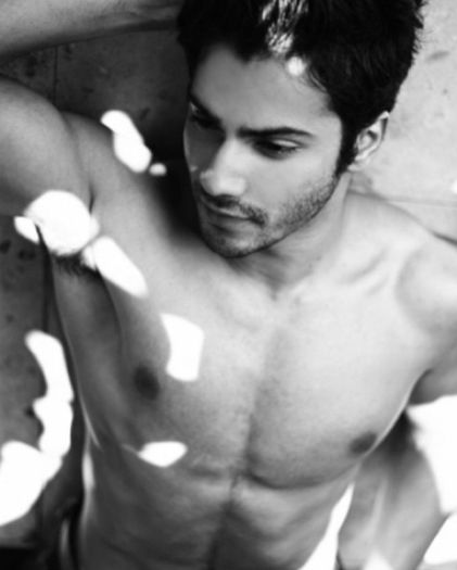 varun-dhawan_13513242282