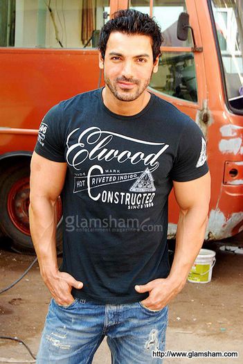 john-pakhi-on-set-chhote-ustaad-03 - John Abraham