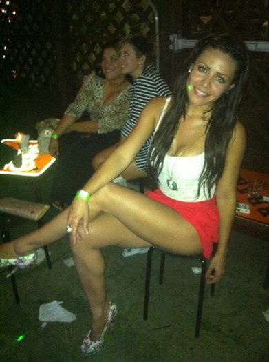 270817_307432369349663_1329790487_n