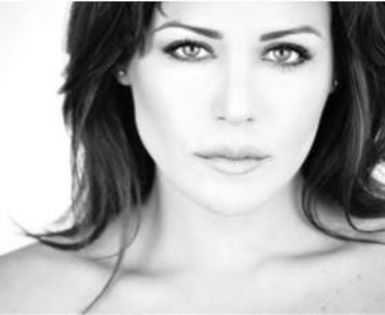 598520_307473579345542_1551275401_n