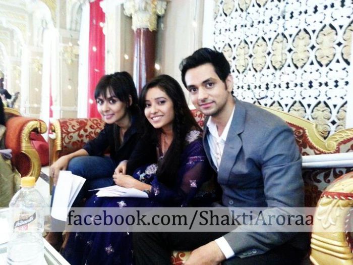 1 - Asha Negi 2