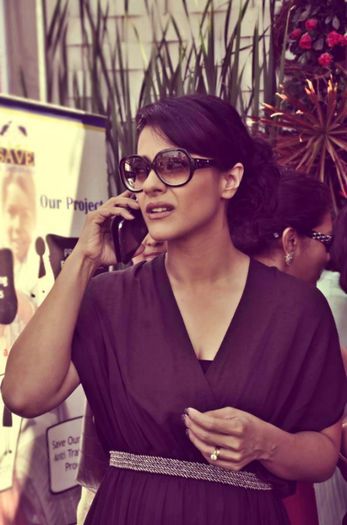 533162_425804610836785_289956608_n - Kajol Devgan