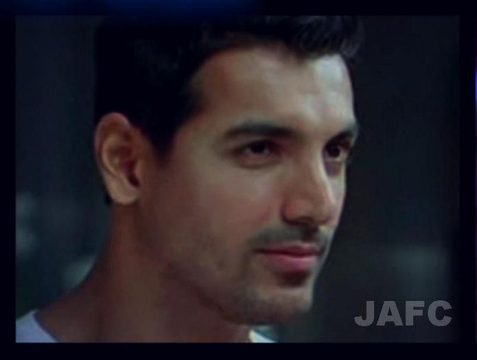 522907_351145788278117_673580477_n - John Abraham 2