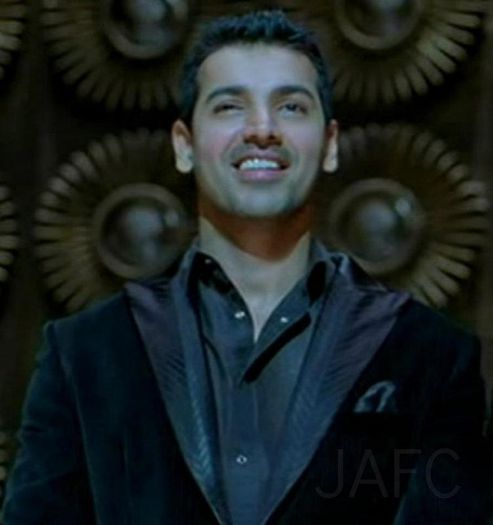 536547_354637024595660_474434550_n - John Abraham 2