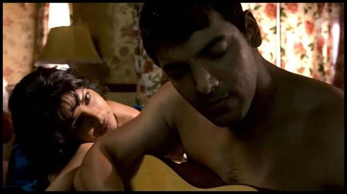 545731_371185196274176_840395450_n - John Abraham 2