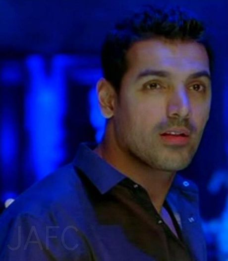 546743_354637227928973_1138139845_n - John Abraham 2