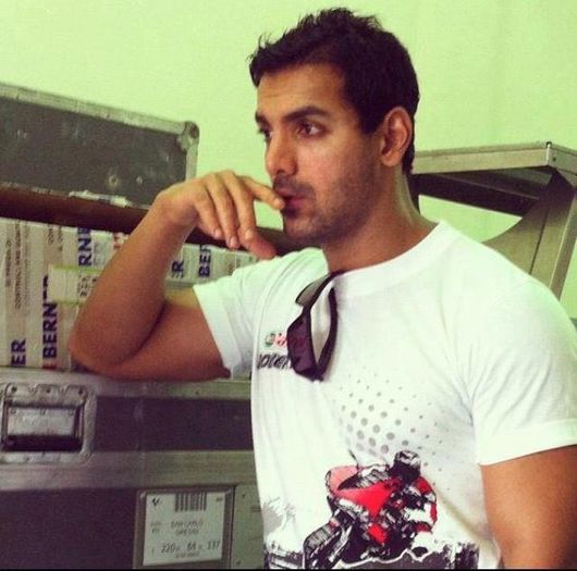 563054_337779566340222_940904992_n - John Abraham 2