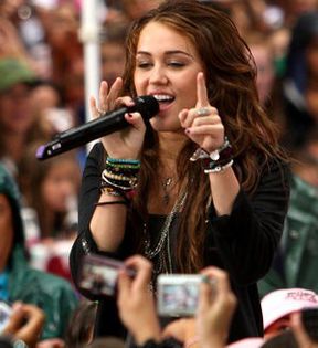 Vreau sa le multumesc prietenelor mele Alexandra , Iarina si Dianna . - Cele 4 prietene 2 ep