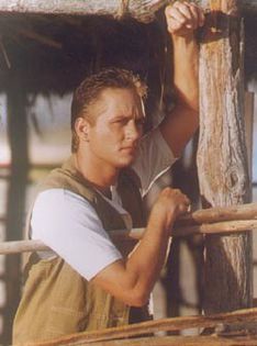 pa-guy_c-7-042902 - Guy Ecker