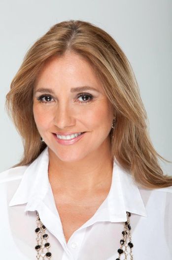 548882_530575643639160_1095937129_n - Gabriela Rivero