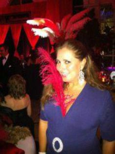 296050_305416182821775_67931111_n