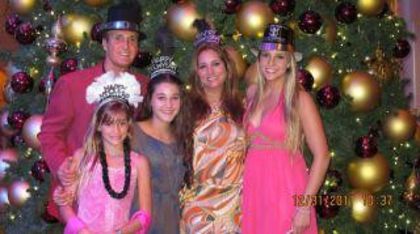 402481_345560955473964_1158526279_n