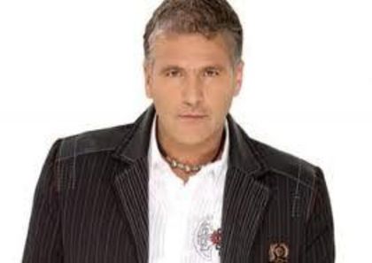 296773_136497796456127_593844189_n