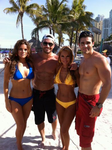 542141_10150863620216769_2120983496_n