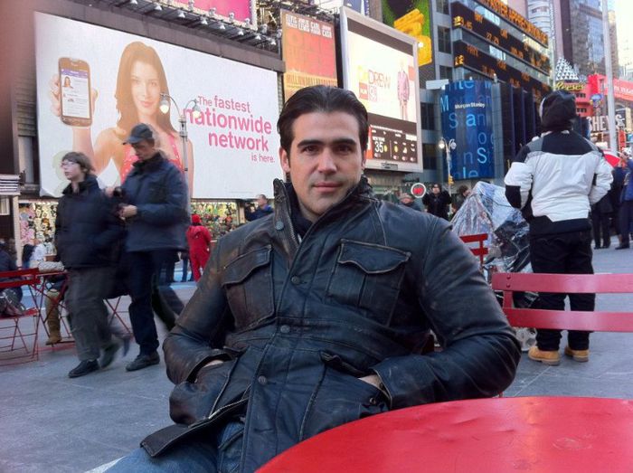 205385_10150863574046769_149767067_n