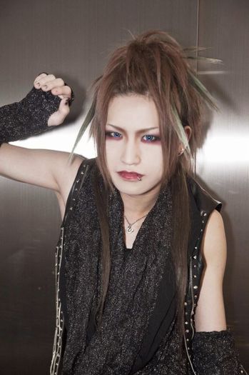 63555_497928950272740_2020520374_n - Diaura Ibisu Interviu