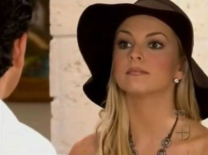 28187498 - Marjorie De Sousa
