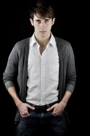 387425_270631679652742_1563316577_n