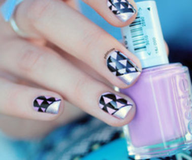 violet-ombre-essie9_thumb