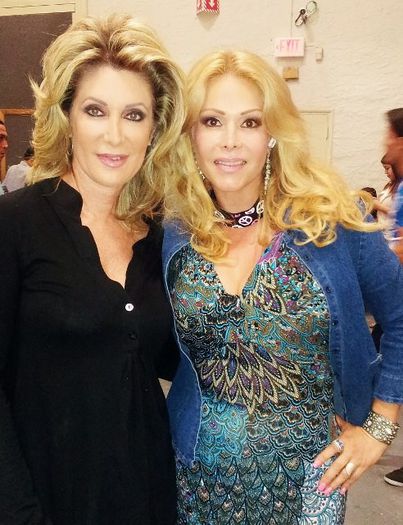 387878_512877838722453_1747014935_n