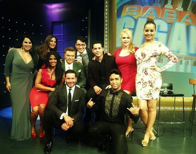 529361_593794920630744_1306768075_n