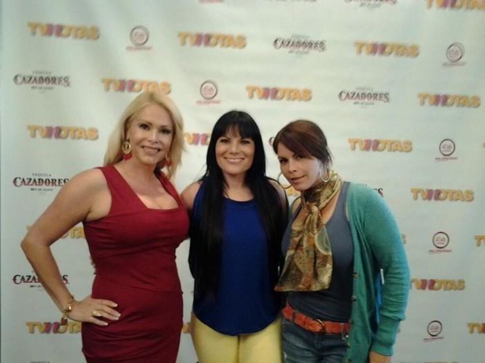 540410_419312564745648_918521355_n