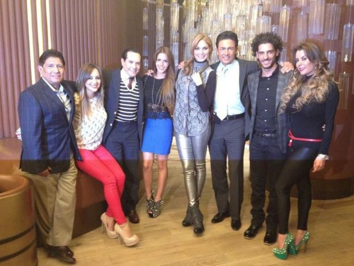 522191_425236047540828_180453839_n