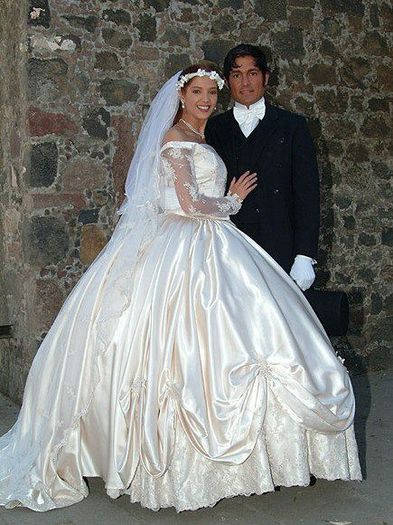 301807_499916373364635_520895134_n